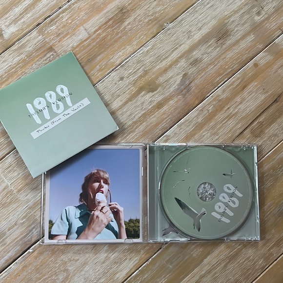 1989 Taylor’s Version CDs Aquamarine Green - Picture 2 of 4